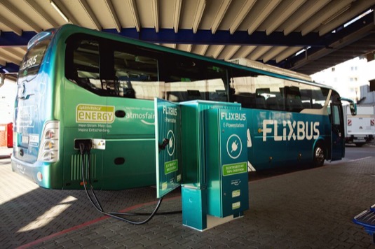  Zelená budoucnost v dopravě: Po elektrobusech chce FlixBus testovat pohon na palivové články
