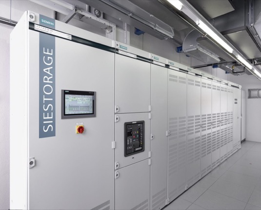 Bateriový úložný systém Siestorage společnosti Siemens.