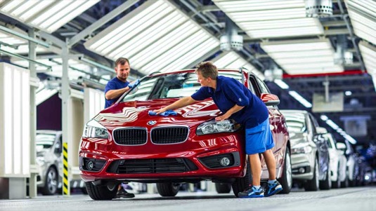 auto výroba elektromobilů aut BMW