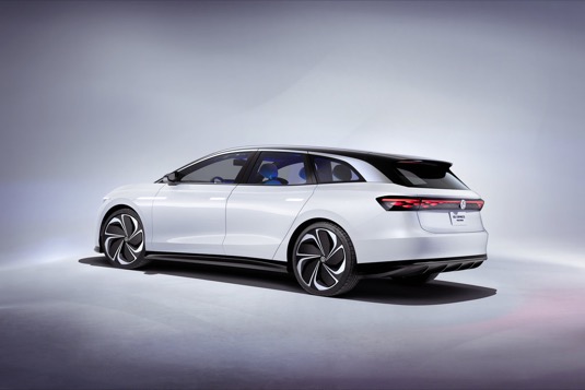 Koncept elektromobilu ID. SPACE VIZZION definuje podle koncernu Volkswagen zcela nový segment vozidel: aerodynamikou cestovního automobilu kategorie „gran turismo“ a vnitřním prostorem SUV